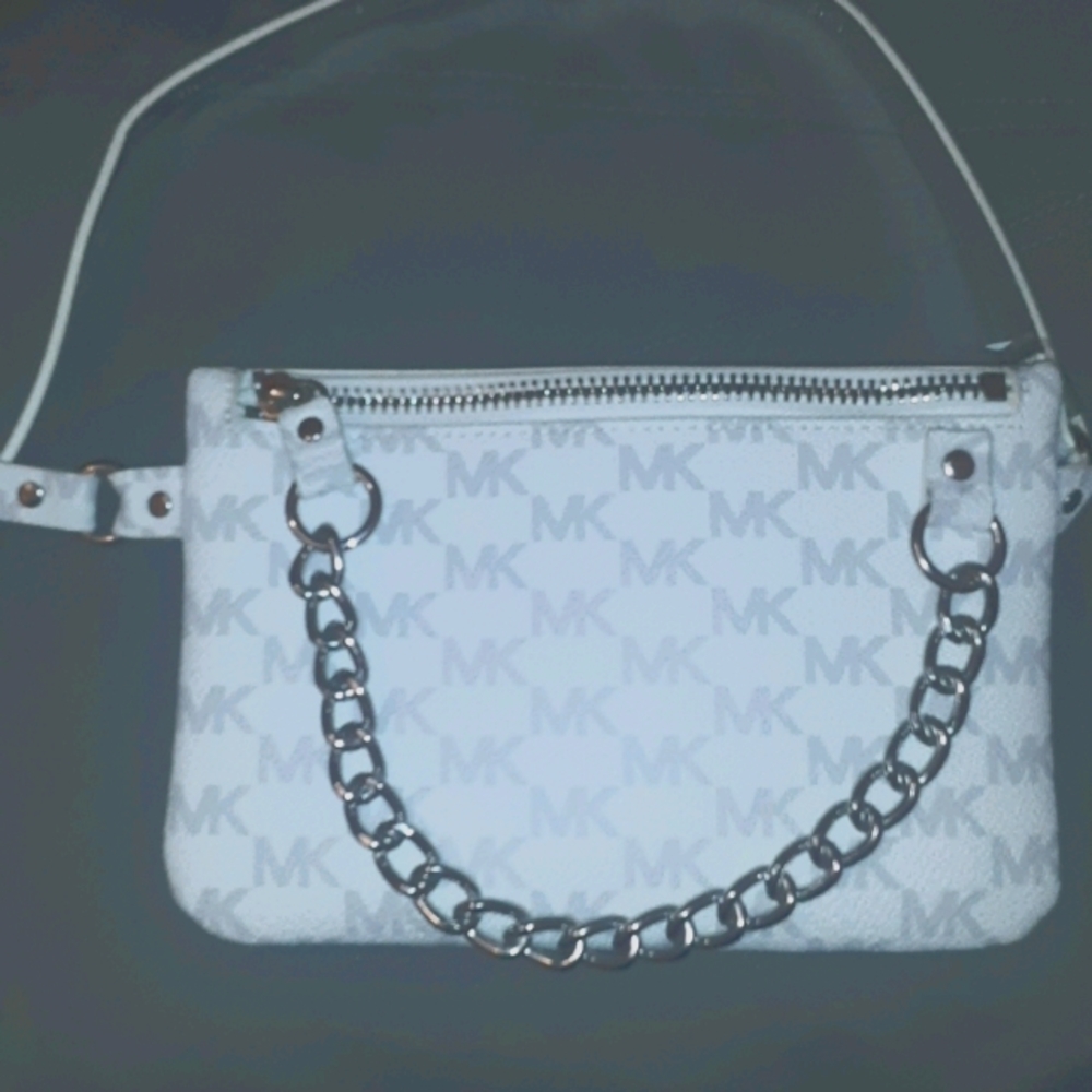 Authentic MK waist bag. (NWOT)